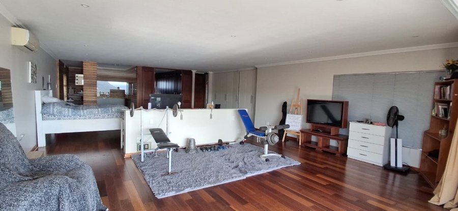 5 Bedroom Property for Sale in Gonubie North Eastern Cape